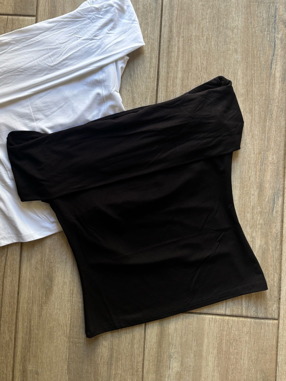 Off-Shoulder Top in Black